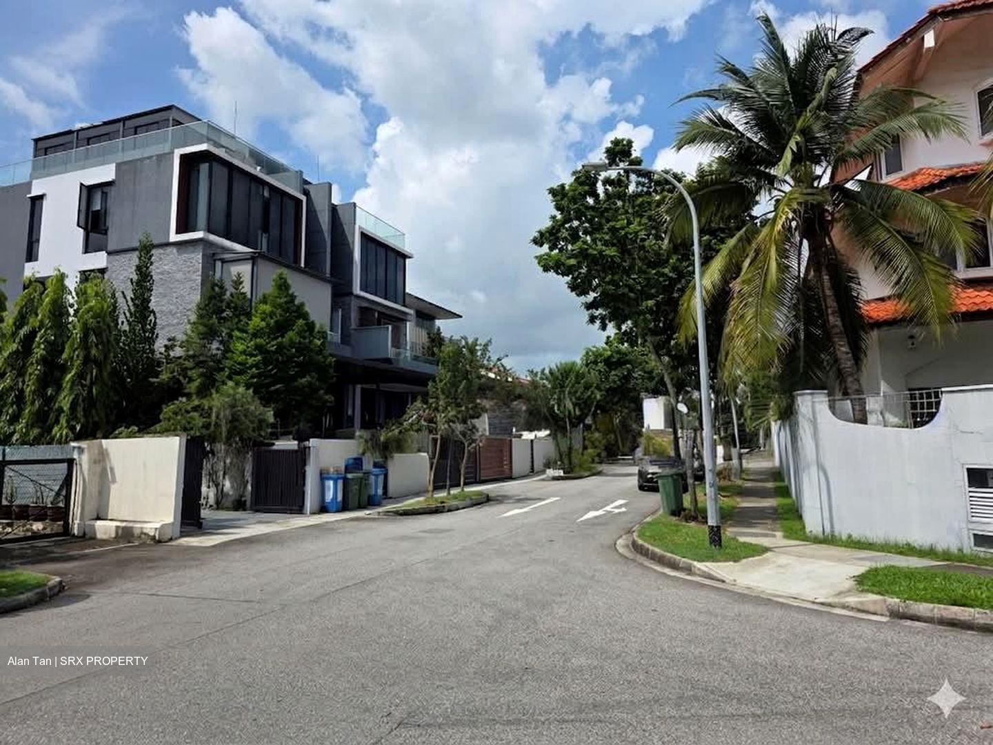 Phillips Avenue (D19), Semi-Detached #572313221